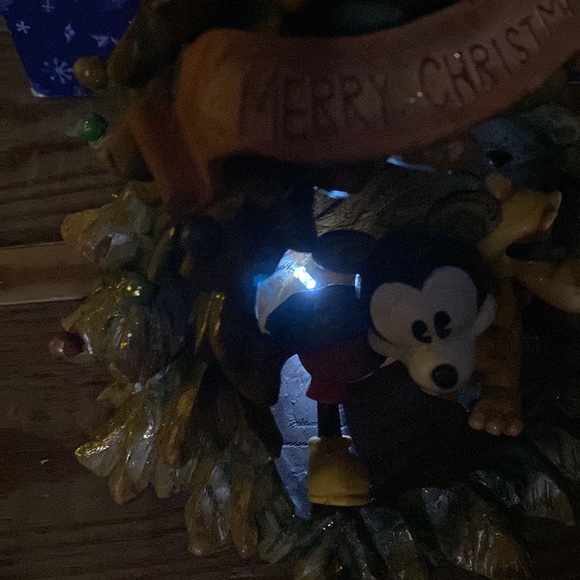 Disney Mickey Mouse and Pluto Lighted Woodland Christmas Tree Carved Wood Style - Picture 15 of 16